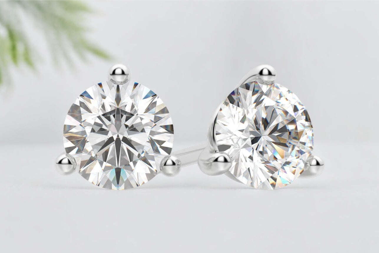 Round Brilliant Diamond 3-prongs Martini Stud Earrings