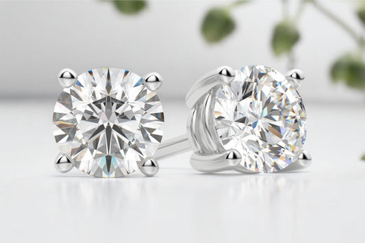 Round Brilliant Diamond 4-prongs Basket Set Stud Earrings