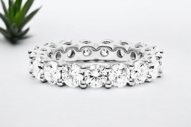 Round Brilliant Diamond Etenity Ring